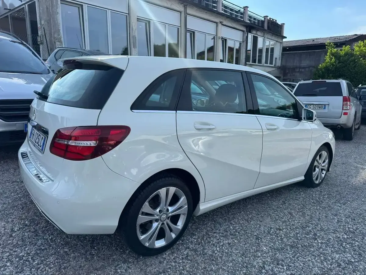 Usata Mercedes B180 Business 109 CV (80 kW) 2017 Other Utilitaria