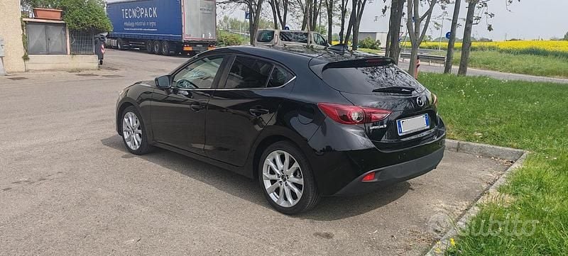 Usata Mazda 3 Exceed 105 CV (77 kW) 2017 Nero Berlina
