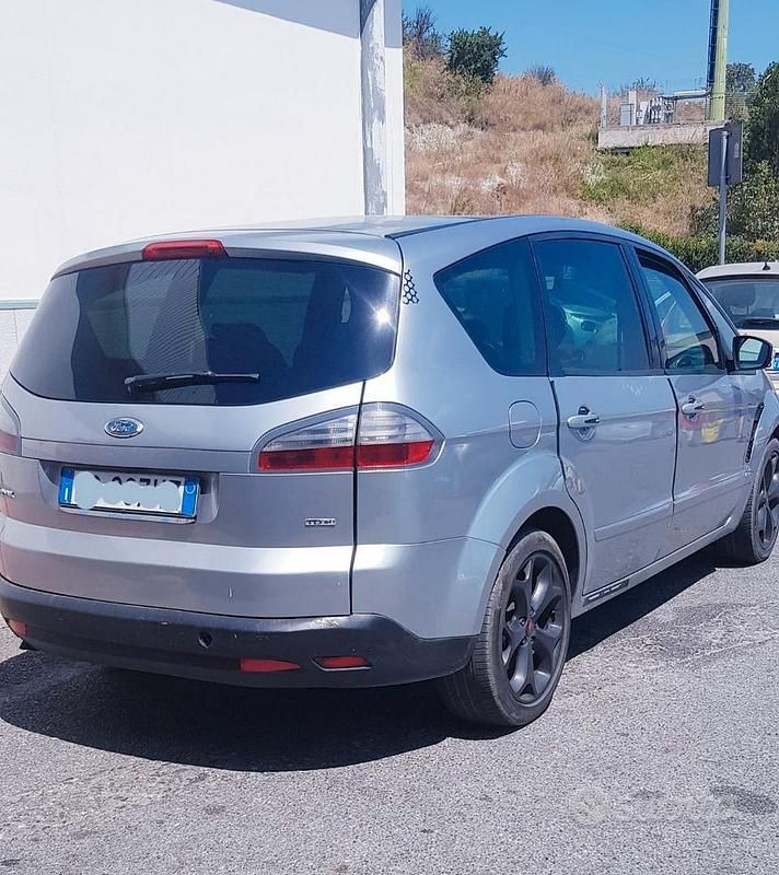 Grigio Usata 2006 Ford S-MAX Monovolume | 2700 € (Buon prezzo) - Immagine 1/4