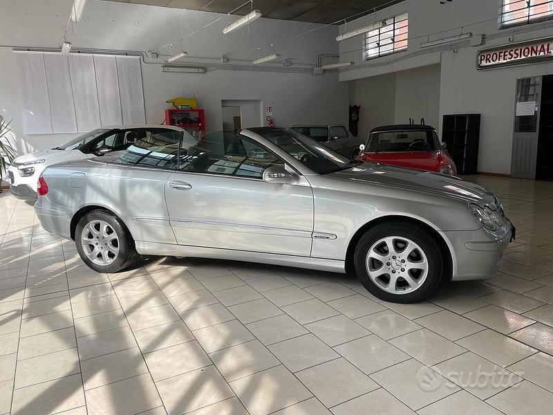 Usata Mercedes CLK240 170 CV (125 kW) 2007 Argento Cabrio