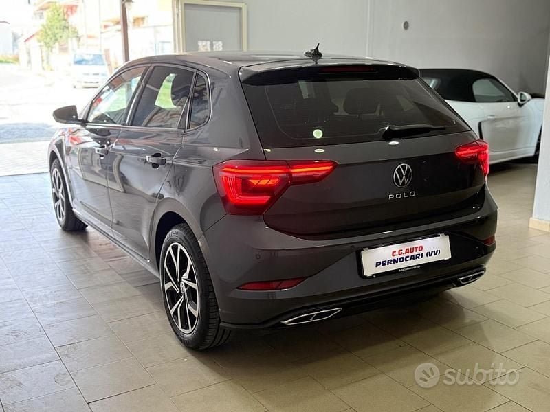 Usata VW Polo Style 95 CV (69 kW) 2023 Grigio Berlina