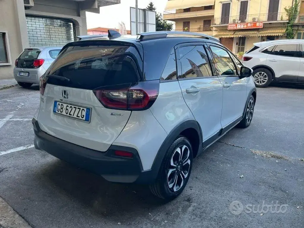 Usata Honda Jazz 98 CV (72 kW) 2020 Grigio Utilitaria