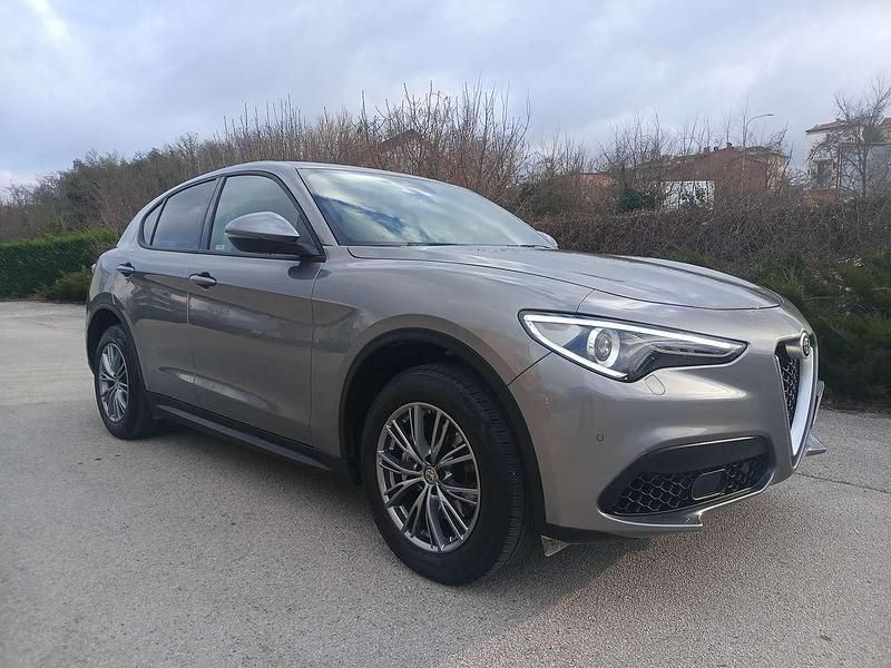 Usata Alfa Romeo Stelvio 280 CV (205 kW) 2017 Grigio SUV