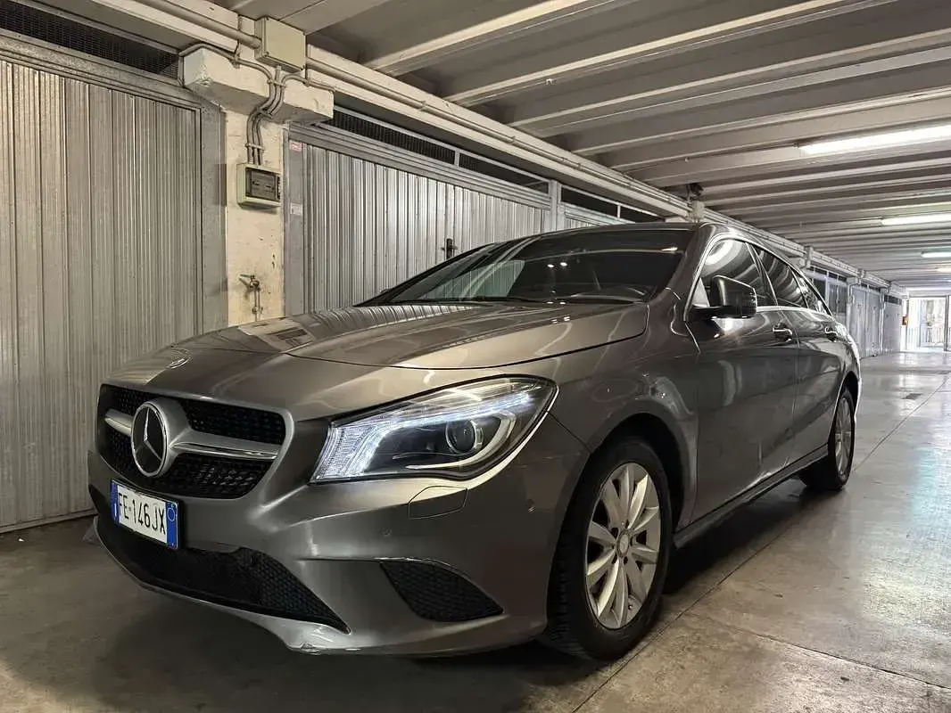 Usata Mercedes CLA200 Shooting Brake Business 136 CV (100 kW) 2016 Station wagon