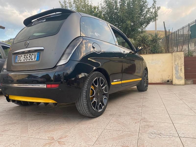 Usata Lancia Ypsilon 2007 Blu Utilitaria