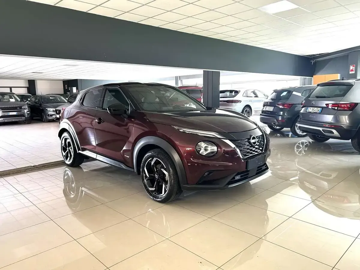 Usata Nissan Juke N-Connecta 143 CV (105 kW) 2023 Burgundy SUV