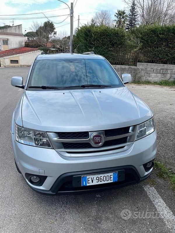 Usata Fiat Freemont 170 CV (125 kW) 2014 Grigio SUV