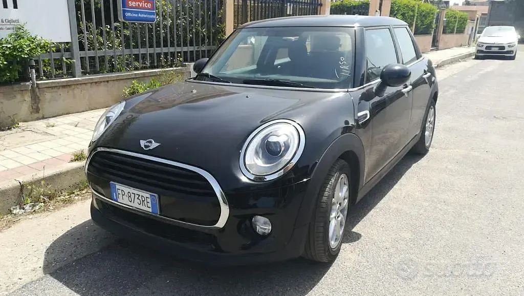 Usata Mini Cooper D 116 CV (85 kW) 2018 Nero Utilitaria