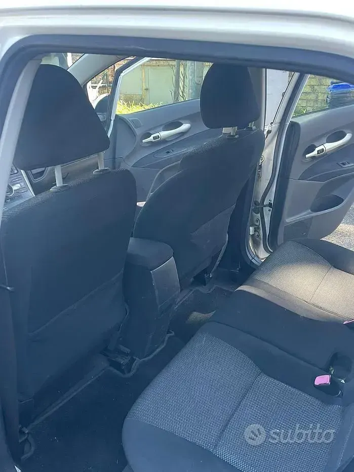 Usata Toyota Auris Active 136 CV (100 kW) 2011 Bianco Utilitaria