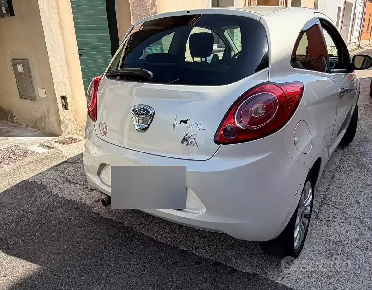 Usata Ford Ka Titanium 69 CV (50 kW) 2016 Bianco Berlina