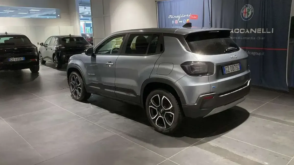Usata Jeep Avenger EV Summit 114 kW (156 CV) 2025 Grigio SUV