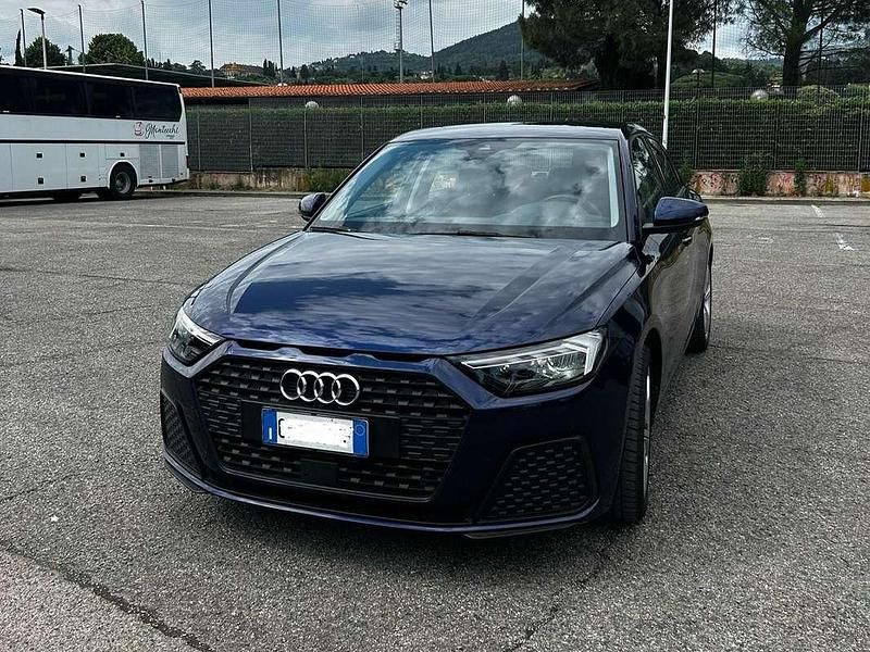 Usata Audi A1 Sportback Ambiente 150 CV (110 kW) 2023 Blu/azzurro Utilitaria