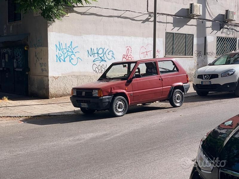 Usata Fiat 750 39 CV (28 kW) 2000 Rosso Utilitaria