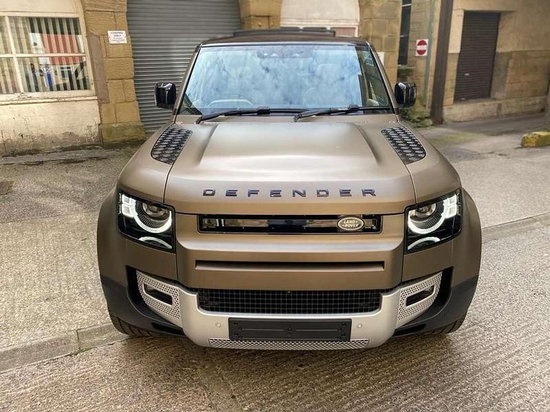 Usata Land Rover Defender SE Dynamic 200 CV (147 kW) 2022 Bronzo SUV