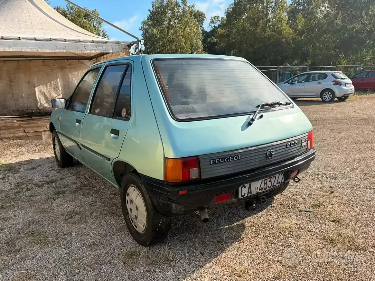 Usata Peugeot 205 49 CV (36 kW) 1985 Utilitaria