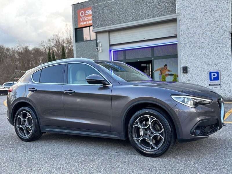 Usata Alfa Romeo Stelvio Super 210 CV (154 kW) 2018 Grigio SUV