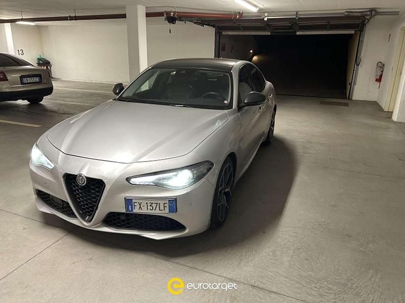 Usata Alfa Romeo Giulia Tech Edition 160 CV (117 kW) 2019 Grigio metallizzato Berlina