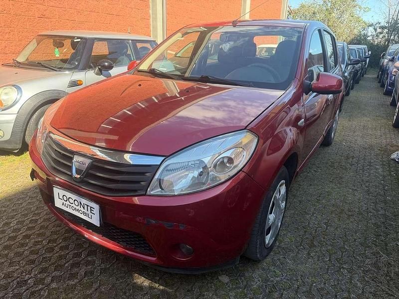 Usata Dacia Sandero Ambiance 75 CV (55 kW) 2009 Rosso Berlina