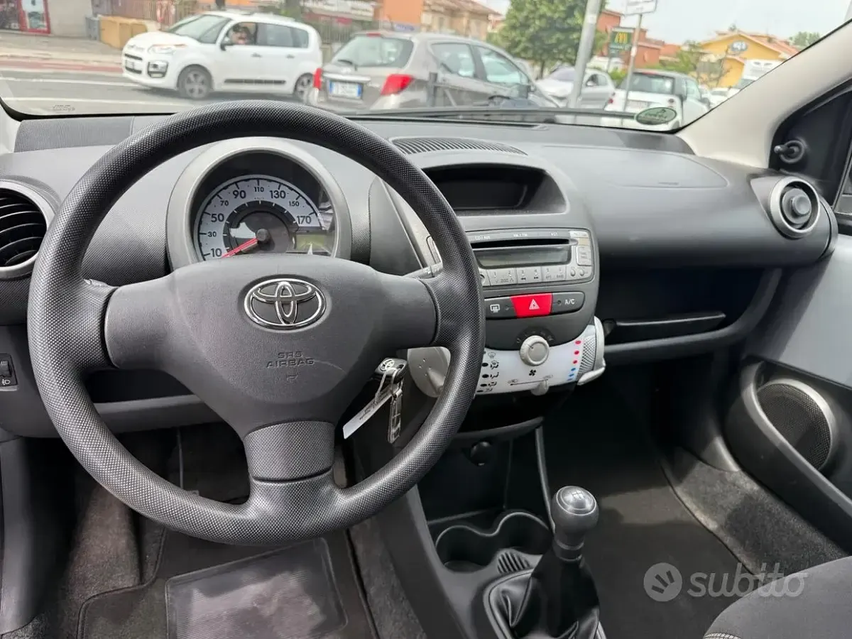 Usata Toyota Aygo Active 68 CV (50 kW) 2012 Grigio Utilitaria