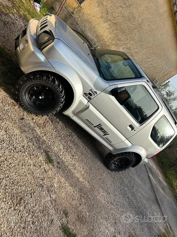 Usata Suzuki Jimny 82 CV (60 kW) 2000 Grigio SUV