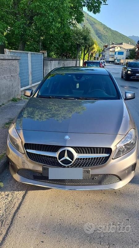 Usata Mercedes CLA180 2016 Grigio Berlina