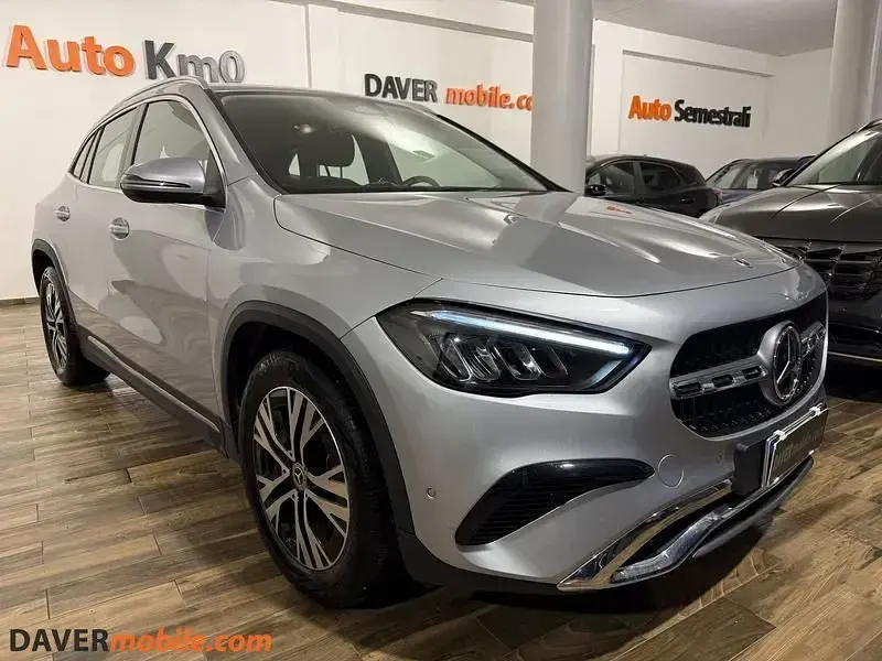 Usata Mercedes GLA180 Advanced 116 CV (85 kW) 2025 Grigio SUV