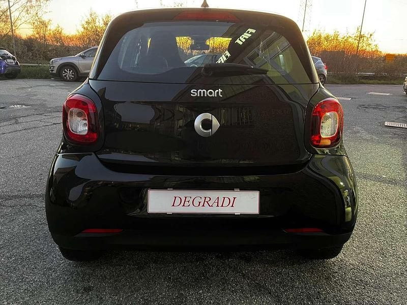 Usata Smart ForFour 71 CV (52 kW) 2019 Nero Utilitaria