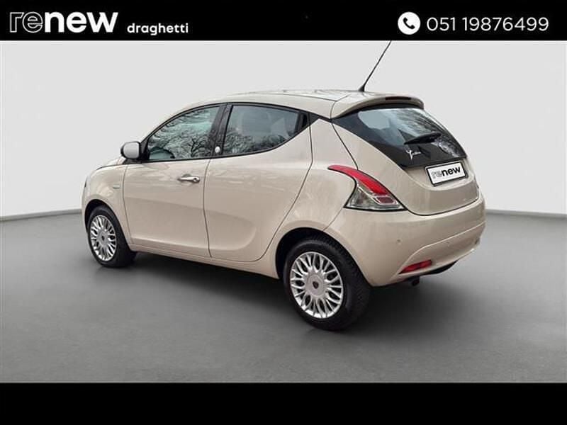 Usata Lancia Ypsilon Gold 69 CV (50 kW) 2016 Beige Utilitaria
