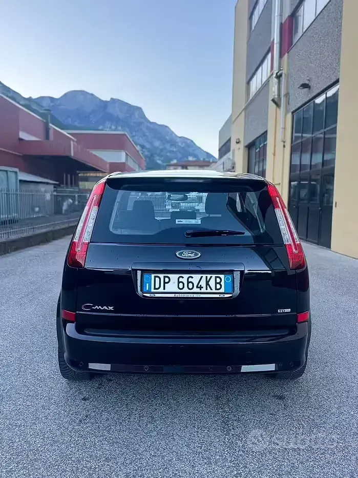 Käytetty Ford C-MAX Titanium 136 HP (100 kW) 2008 Musta Tila-auto