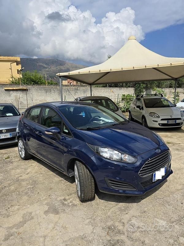 Usata Ford Fiesta Titanium 75 CV (55 kW) 2014 Blu Utilitaria