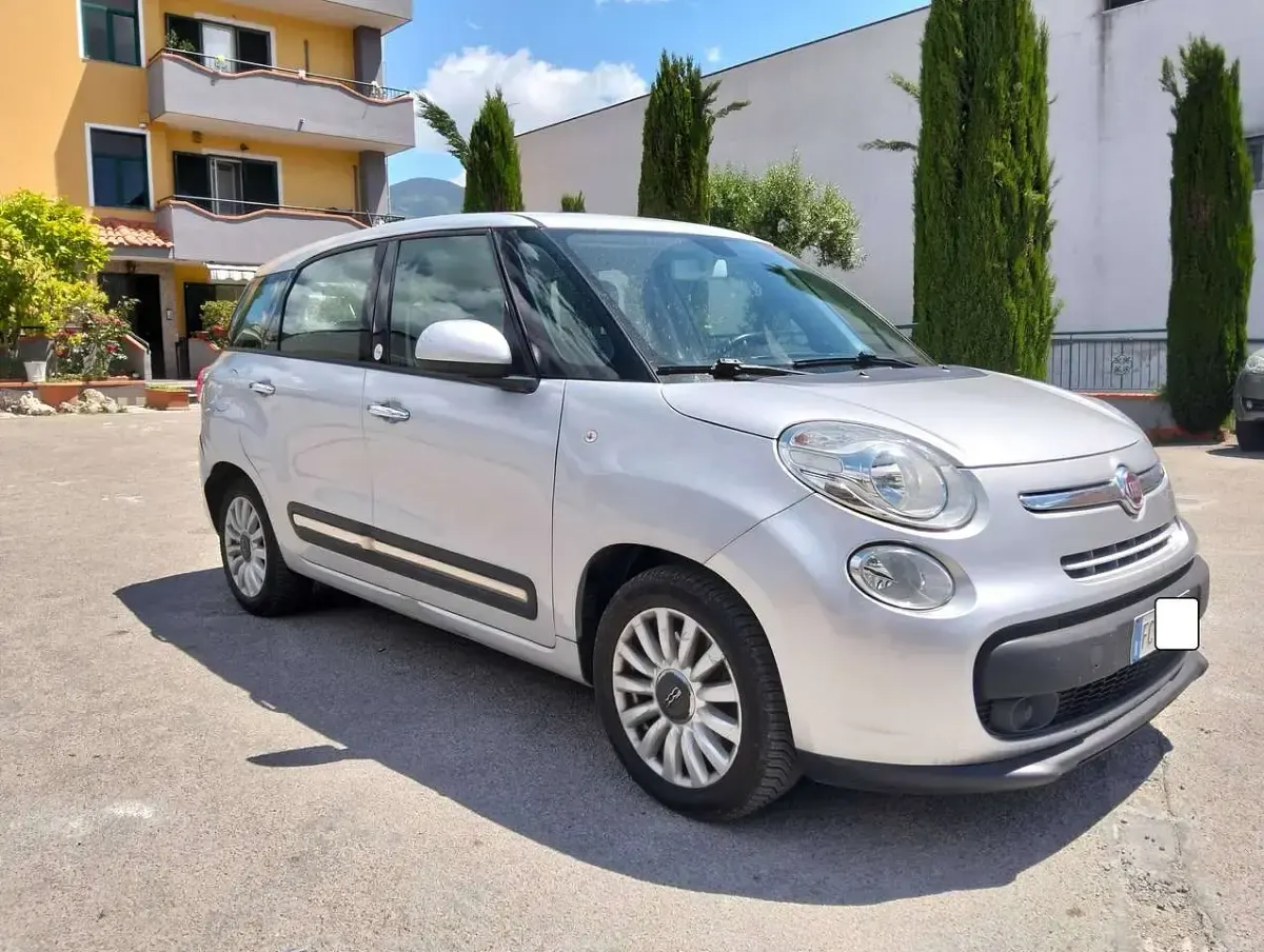 Begagnad Fiat 500L Living 120 HK (88 kW) 2016 Silver Minibuss