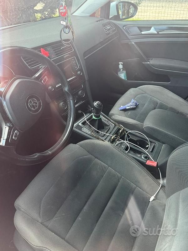 Usata VW Golf VII Highline 110 CV (80 kW) 2015 Bianco Berlina