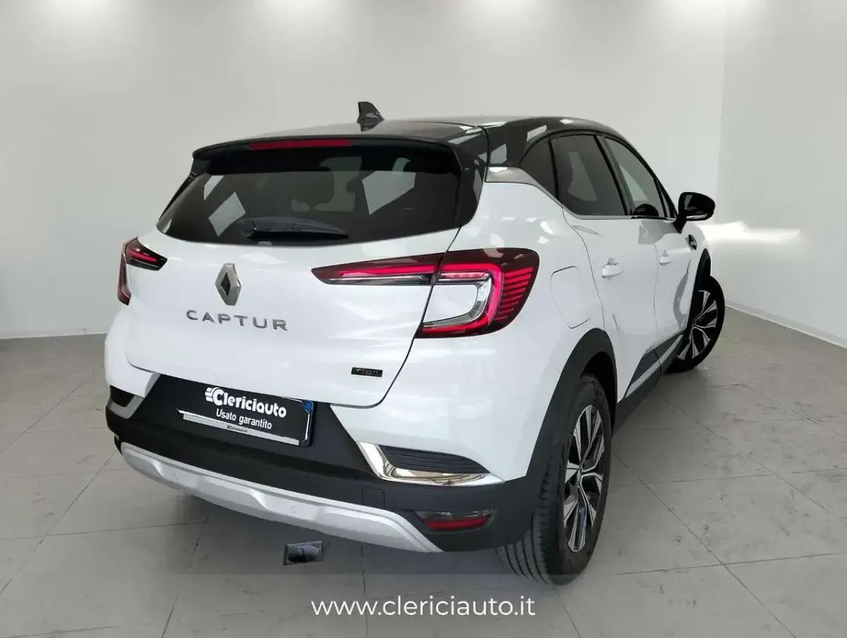 Usata Renault Captur Techno 143 CV (105 kW) 2023 Bianco SUV