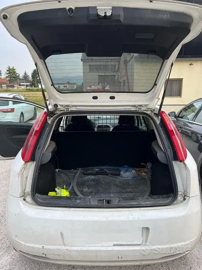 Usata Fiat Punto 77 CV (56 kW) 2008 Utilitaria