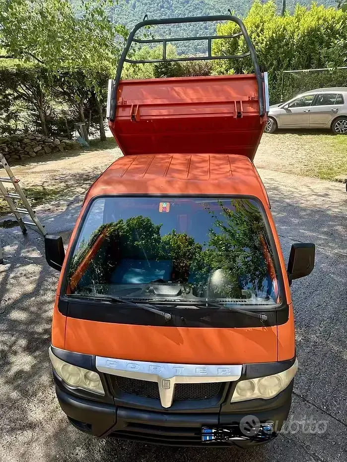 Usata Piaggio Porter 64 CV (47 kW) 2010 Arancione