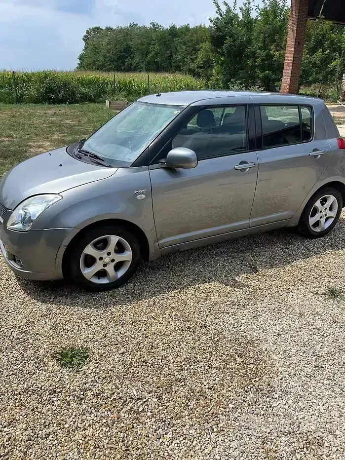 Usata Suzuki Swift 69 CV (50 kW) 2006 Grigio Utilitaria