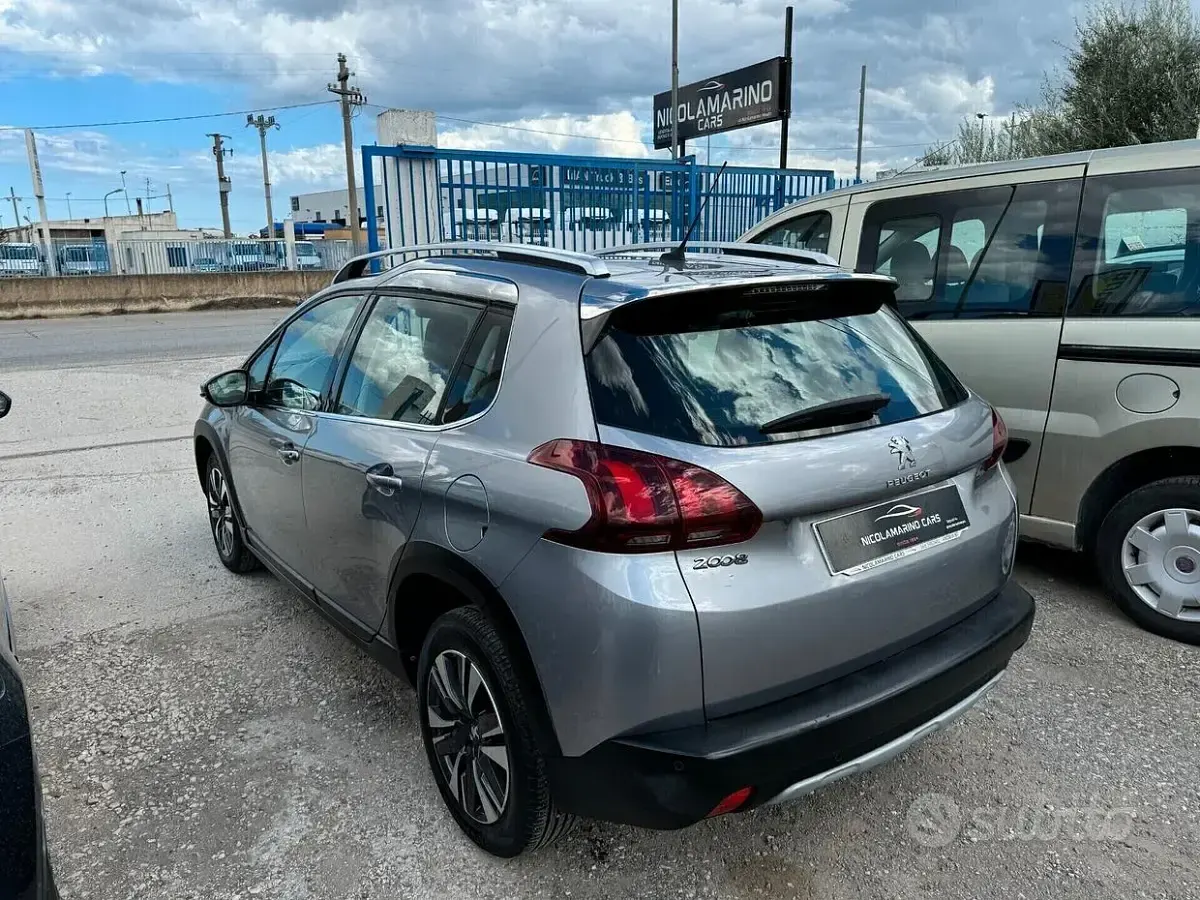 Usata Peugeot 2008 Allure 102 CV (75 kW) 2019 Grigio SUV