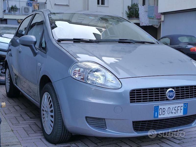Usata Fiat Grande Punto 77 CV (56 kW) 2006 Grigio Utilitaria