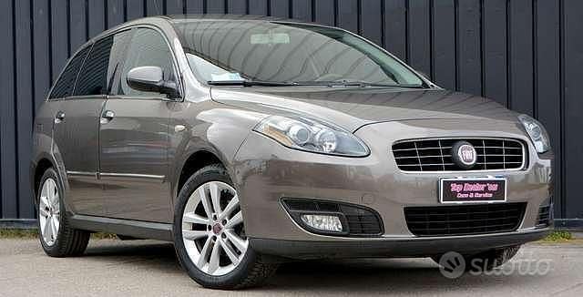Usata Fiat Croma Emotion 147 CV (108 kW) 2011 Grigio Berlina