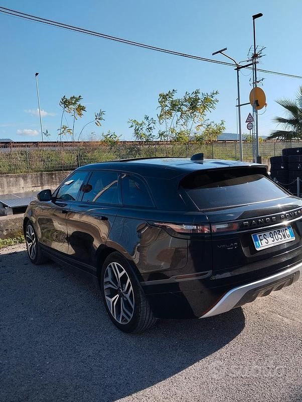 Usata Land Rover Range Rover Velar SE Dynamic 241 CV (177 kW) 2019 Nero SUV