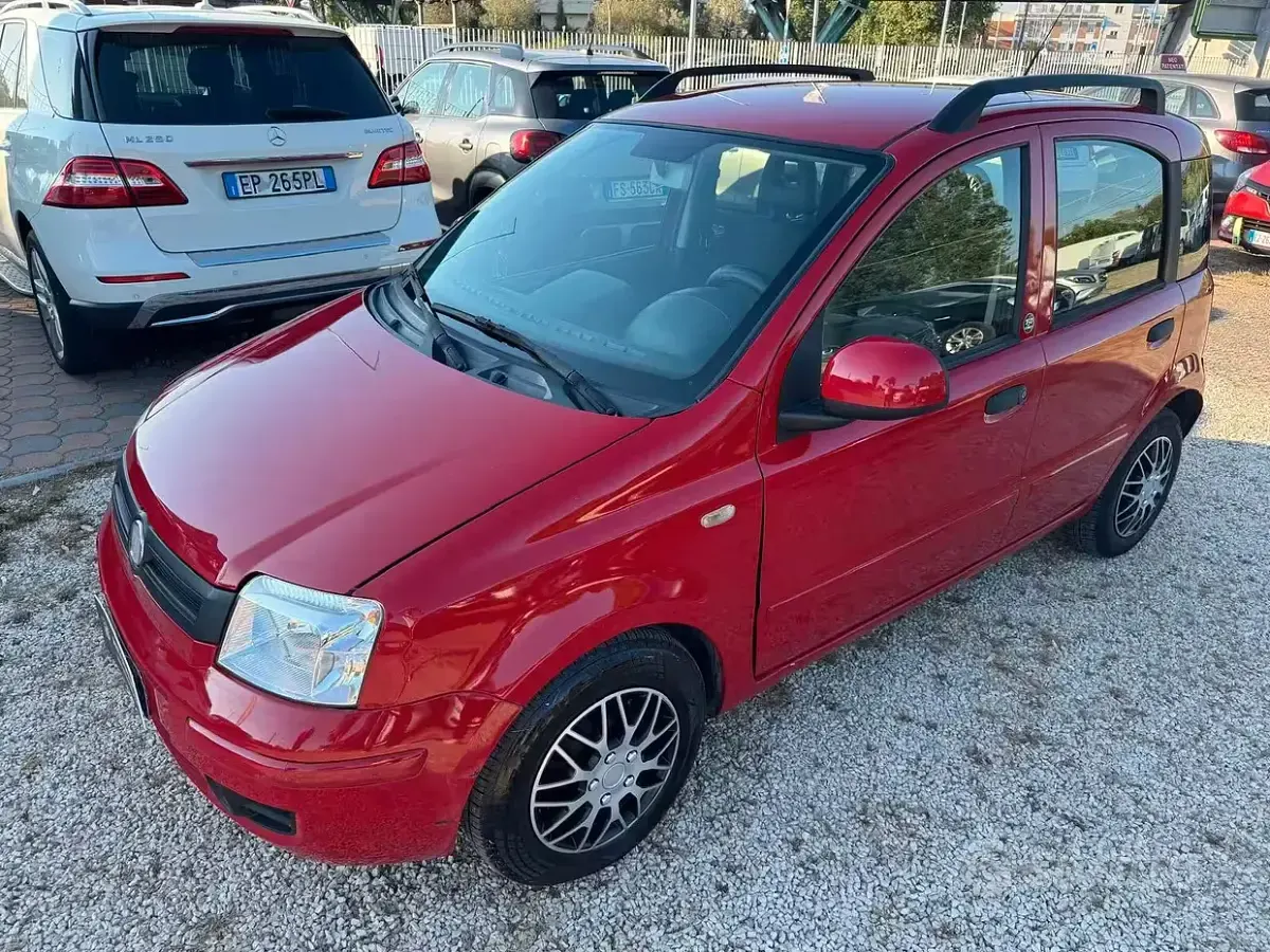 Usata Fiat Panda Active 69 CV (50 kW) 2011 Rosso Utilitaria