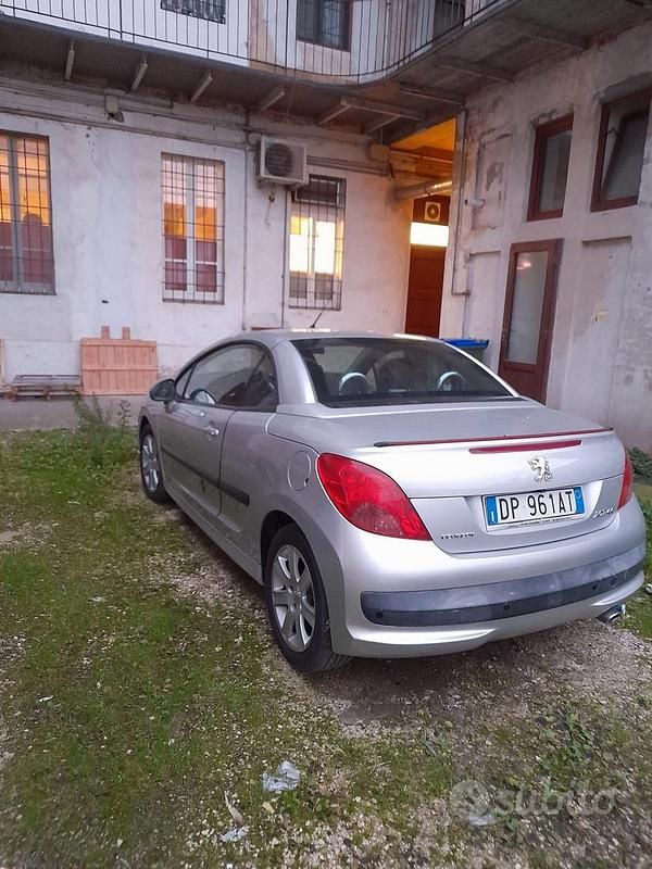 Grigio Usata 2008 Peugeot 207 CC Cabrio | 2000 € - Immagine 1/4