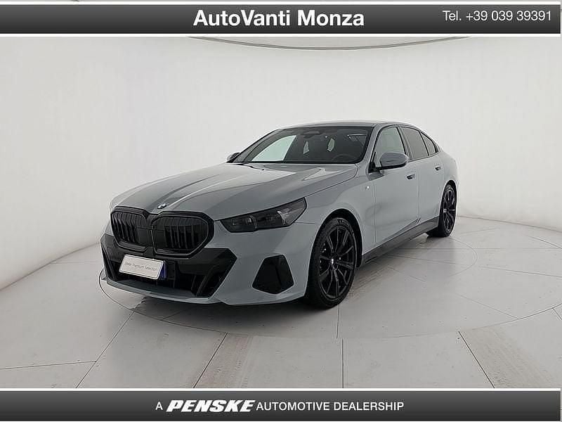 Usata BMW 520 M Sport 197 CV (144 kW) 2025 Grigio Berlina