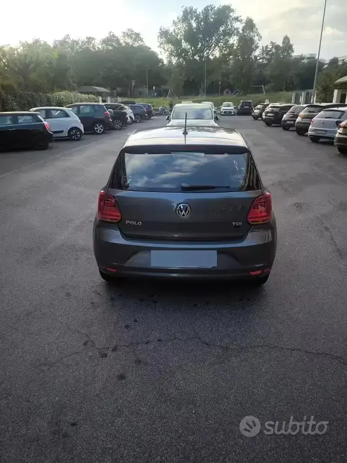 Usata VW Polo Highline 75 CV (55 kW) 2016 Grigio Berlina