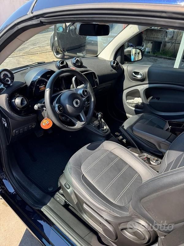 Usata Smart ForTwo Electric Drive 60 kW (82 CV) 2023 Cabrio
