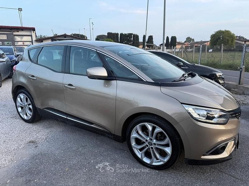 Usata Renault Scénic IV Intens 110 CV (80 kW) 2018 Marrone Monovolume