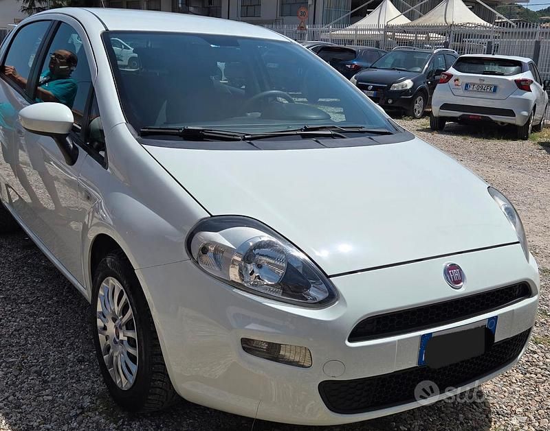 Usata Fiat Grande Punto 75 CV (55 kW) 2013 Bianco Utilitaria