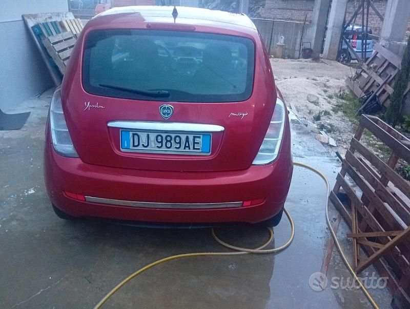 Usata Lancia Ypsilon 90 CV (66 kW) 2007 Rosso Utilitaria