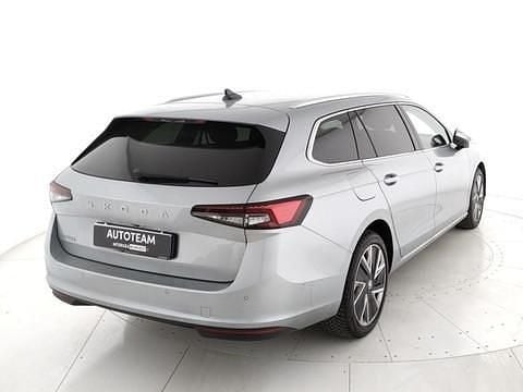 Usata Skoda Superb Style 150 CV (110 kW) 2024 Grigio argento Station wagon