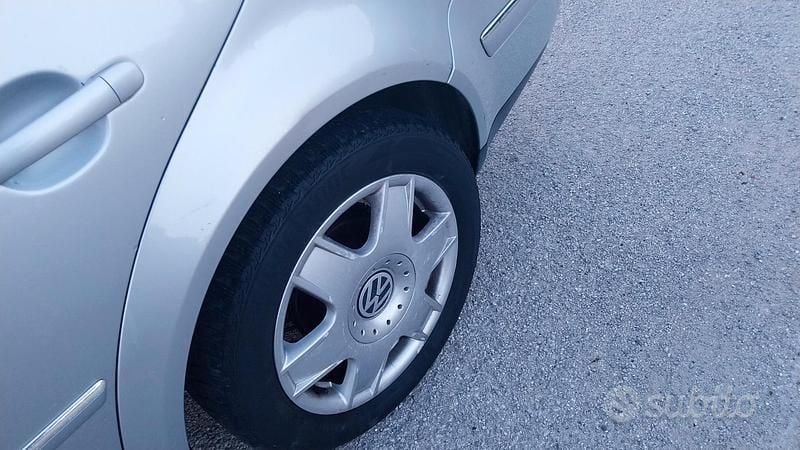 Usata VW Bora 105 CV (77 kW) 2002 Grigio Berlina